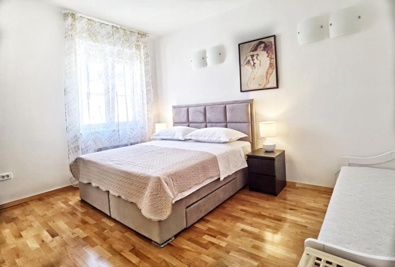 City Center Apartment Soldic Split Buitenkant foto