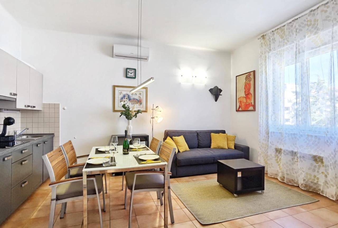 City Center Apartment Soldic Split Buitenkant foto